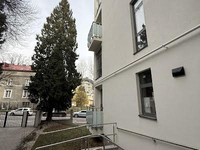 квартира за адресою карманського, 6