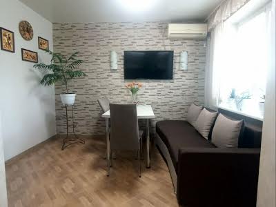 квартира за адресою Осіння вул., 13