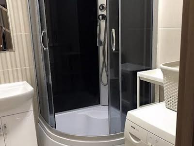 квартира за адресою Довженка вул., 12