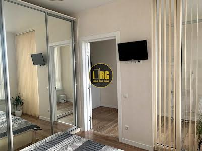 квартира за адресою Зарічна вул., 4