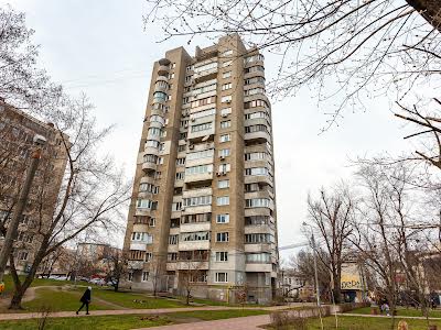 квартира за адресою Раїси Окіпної вул., 1