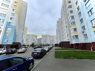 квартира за адресою Боголюбова вул., 33