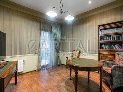 дом по адресу центральна, 8
