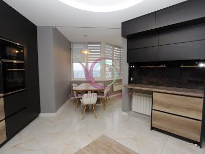 квартира за адресою Миколи Амосова вул., 4