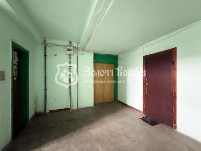 квартира за адресою Симиренка вул., 18а