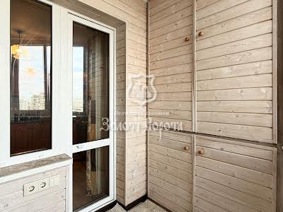 квартира за адресою Вишняківська вул., 13б