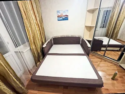 квартира за адресою Богатирська вул., 18