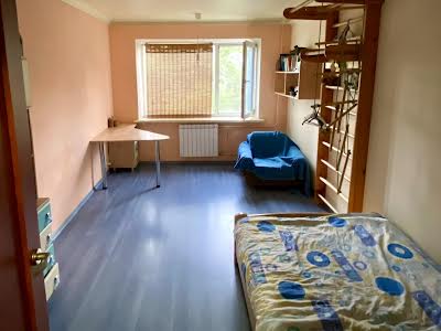 квартира за адресою Романа Ратушного вул. (Волгоградська), 29