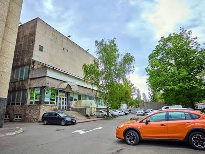комерційна за адресою ул. Гетьмана Павла Полуботка, 52