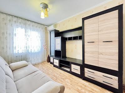 квартира за адресою Машинобудівників вул., 15б