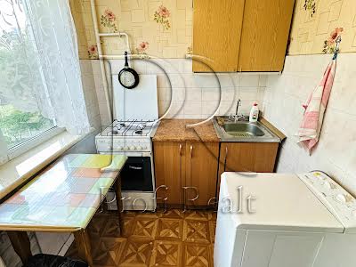 квартира за адресою Братиславська вул., 4