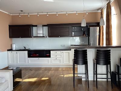 квартира за адресою Лабораторна вул., 8