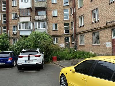 квартира за адресою Зоологічна вул., 4