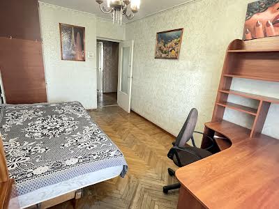 квартира за адресою Генерала Петрова вул., 74