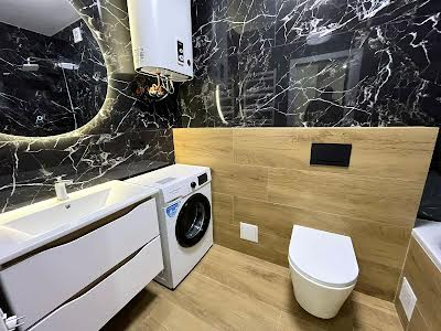 квартира за адресою Свободи вул., 5С