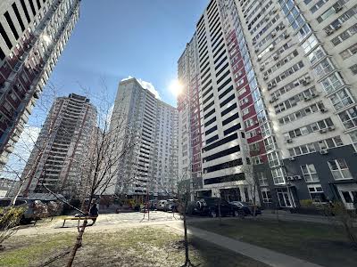 квартира за адресою Драгоманова вул., 2А
