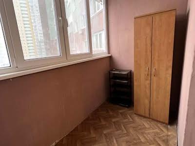 квартира за адресою Софії Русової вул., 3