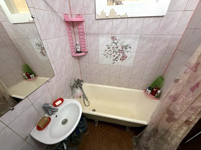 квартира за адресою Євгена Гребінки вул., 27