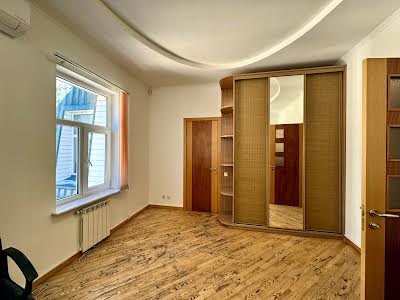 квартира по адресу Трёхсвятительская ул., 13