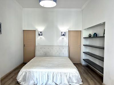 квартира за адресою Шота Руставелі вул., 38