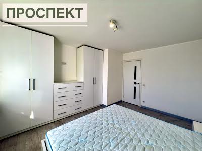 квартира за адресою Михайла Лушпи просп., 5 к27