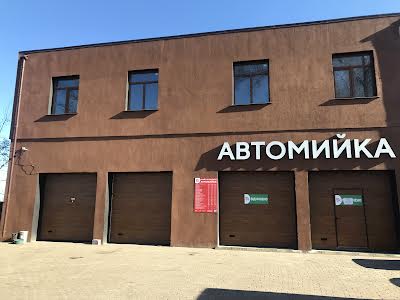 комерційна за адресою Радосинська вул. (Леніна), 152