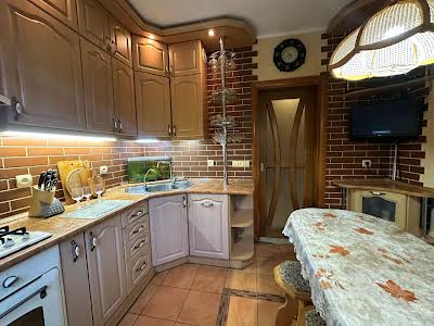 квартира за адресою Лісогринівецька вул., 4