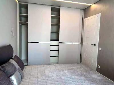 квартира по адресу Олександра Олеся ул., 10