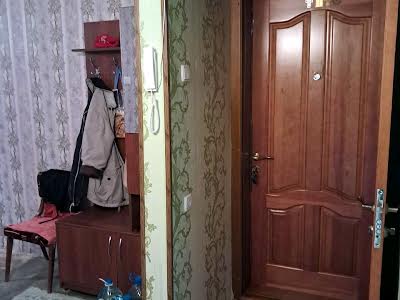 квартира за адресою Добролюбова вул., 42