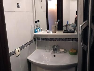 квартира за адресою Космонавтів вул., 3