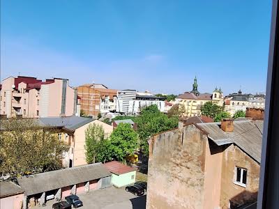 квартира за адресою Л.Гузара, 15 а