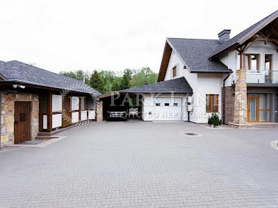 будинок за адресою с. Лісники, Виноградна вул.