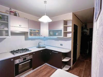 квартира за адресою Киргизька вул., 3