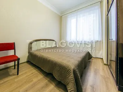 квартира по адресу Кловский спуск, 4