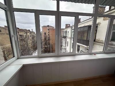 квартира за адресою Шовковична вул., 32/34
