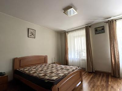квартира за адресою Підвальна вул., 9