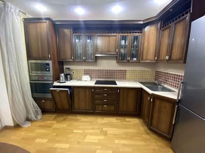 квартира за адресою Анни Ахматової вул., 35-А