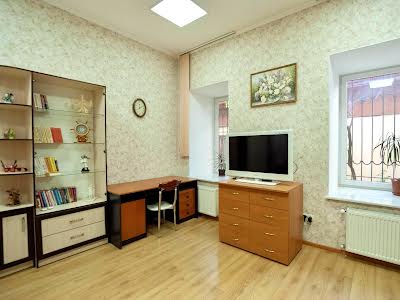квартира за адресою Базарна вул., 34