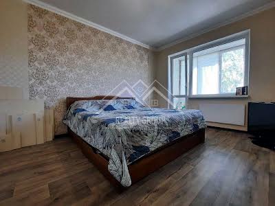 квартира за адресою Федора Караманиць вул. (Ватутіна), 41