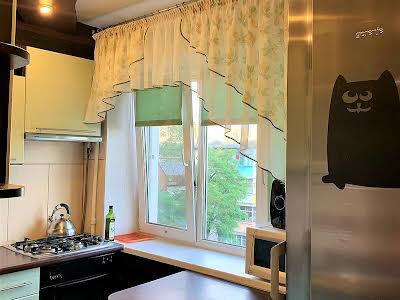 квартира за адресою Новодарницька вул., 27