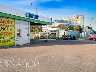 комерційна за адресою Академіка Павлова вул., 271 
