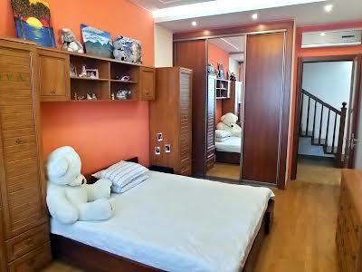 квартира по адресу Вашингтона Дж., 7А
