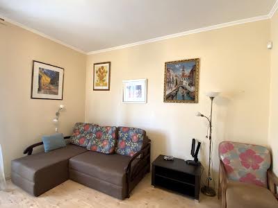 квартира за адресою Старонаводницька вул., 6Б