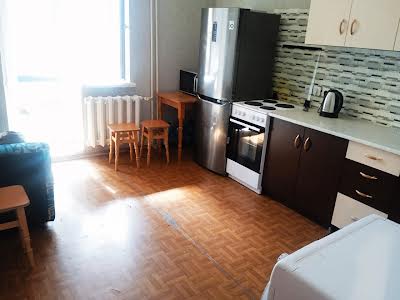 квартира по адресу Ревуцкого ул., 5