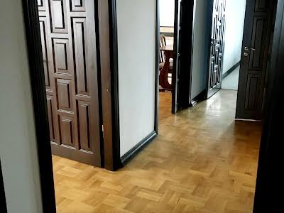 квартира по адресу Львовская ул., 12