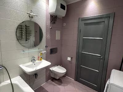 квартира за адресою Анни Ахматової вул., 13д