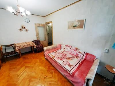 квартира за адресою Верховної Ради бульв., 31