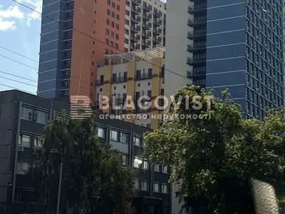 квартира по адресу Крайня ул., 1