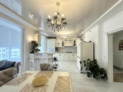 квартира за адресою сніжна, 52а