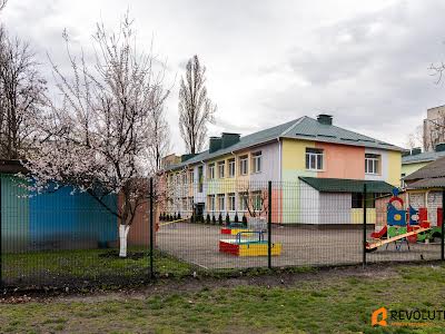 квартира по адресу Новодарницкая ул., 23/7